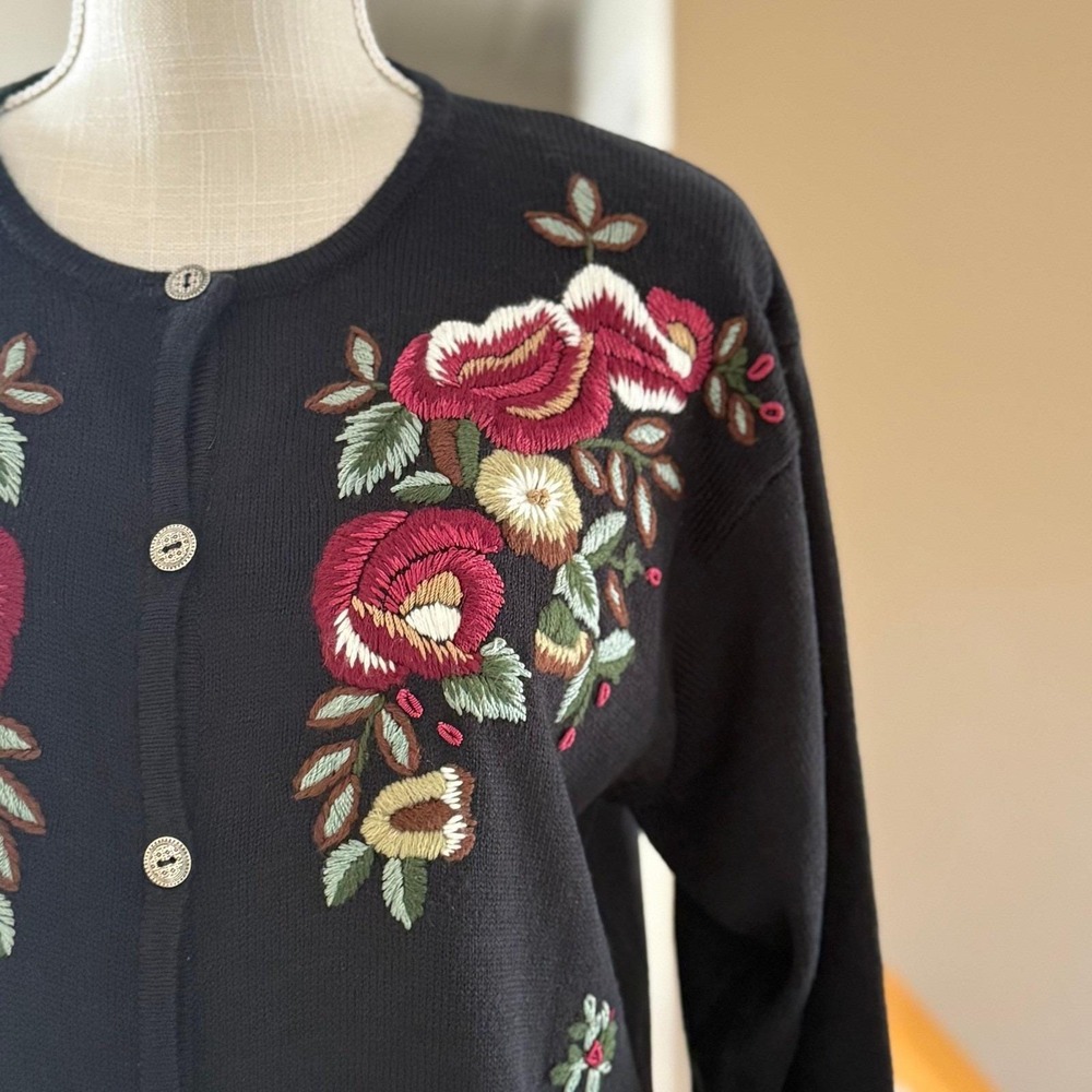 Vintage Jantzen Petite Hand Embroidered Floral Knit Cardigan Sweater